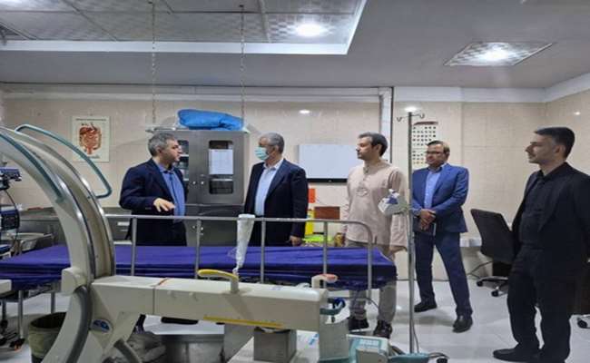  معاونت توسعه مدیریت و منابع دانشگاه به همراه مسولین از پژوهشکده بازدید کرد